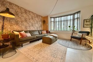 Lounge- click for photo gallery